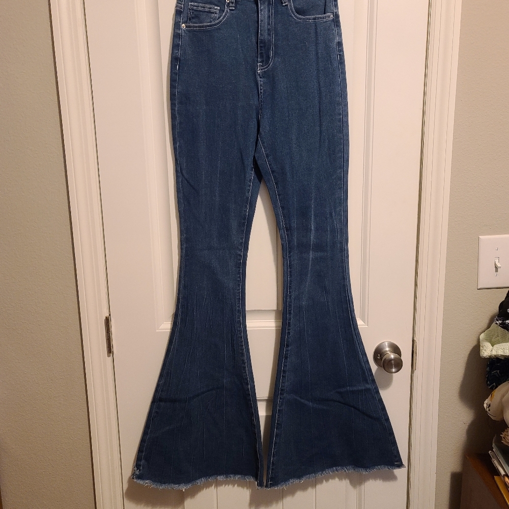 Shein Hight Waist Bell Bottom Jeans Sz XS NWOT!!